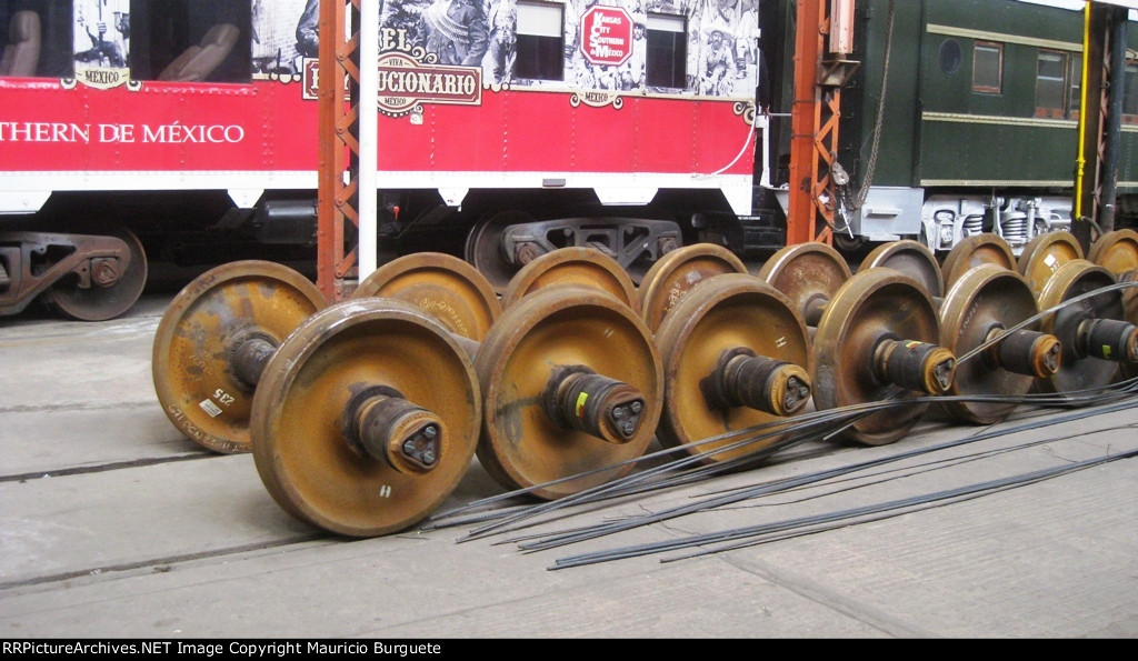 Used wheels at Apizaco workshop